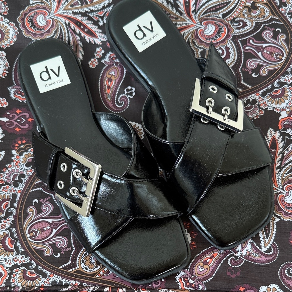 Dolce Vita Black Buckle Sandals NWOT